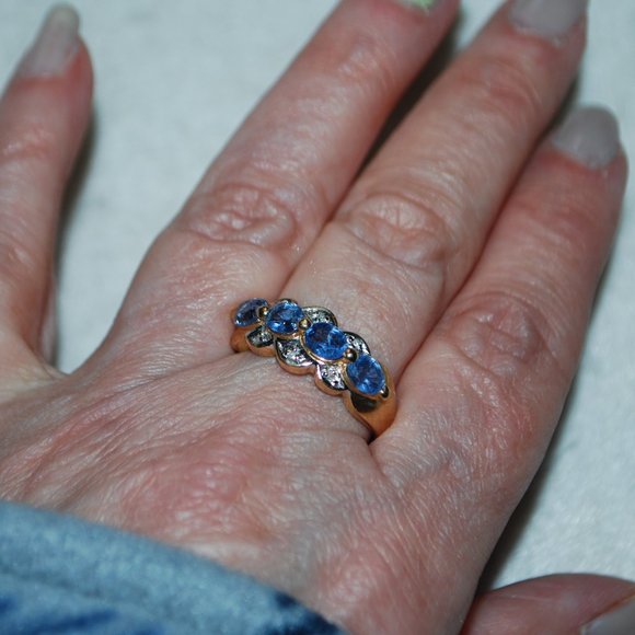 Gold and Blue Sapphire Women's Ring - Picture 7 of 12